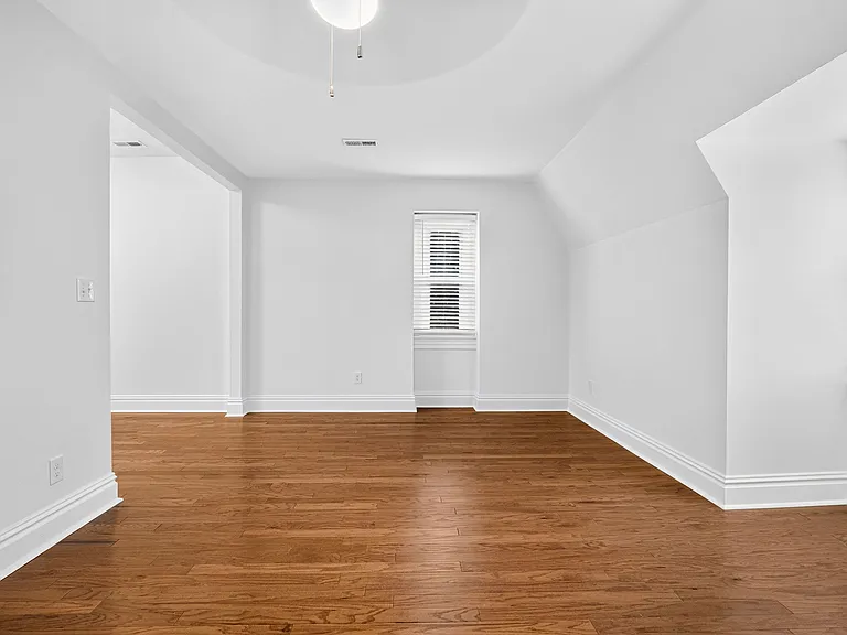 2722 Armand Pl #2F — Photo 40