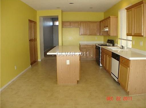 2nd image of 9927 Canyon Peak Dr