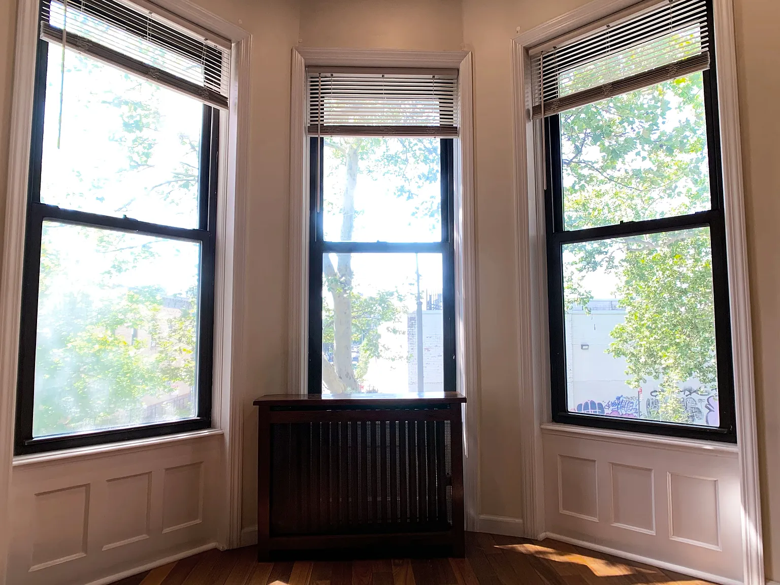 1518 Putnam Avenue — Photo 3