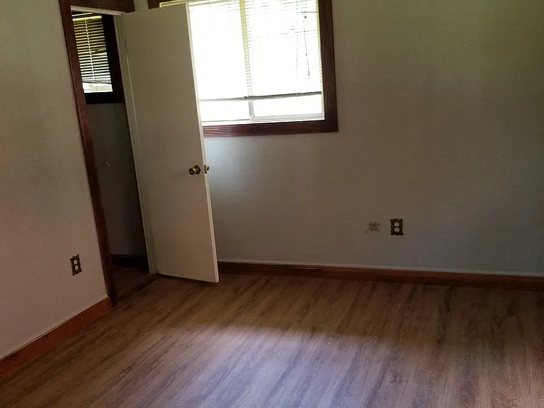 211 Cherry Hill Dr — Photo 8