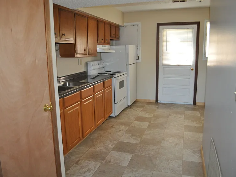 2107 Clark St — Photo 6