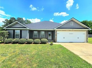 13 Wheatland Ct, Fort Mitchell, AL 36856