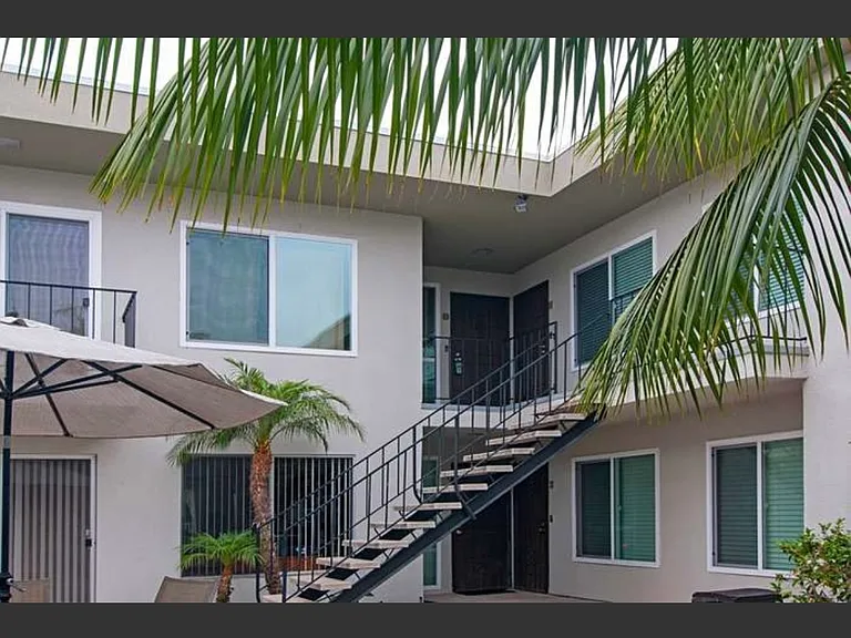 1254 Robinson Ave #9 — Photo 2