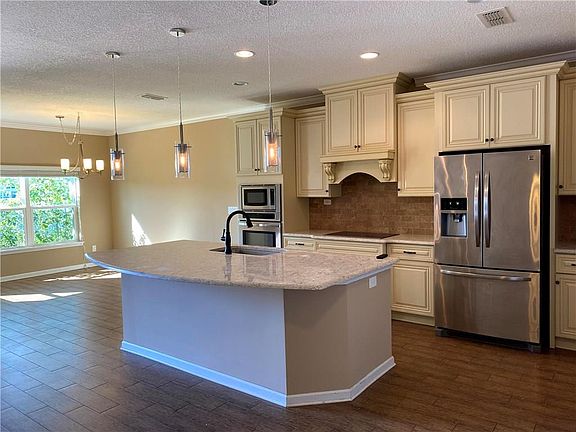 3rd image of 97347 Harbor Concourse Cir