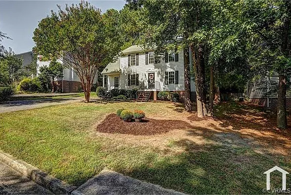 5609 Drayton Dr — Photo 3