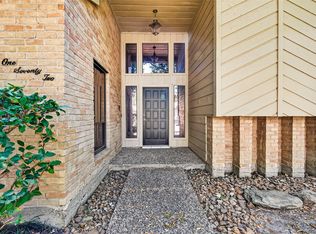 172 Old Bridge Lk, Houston, TX 77069