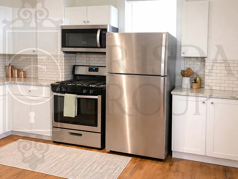 455 Kathleen St — Photo 11