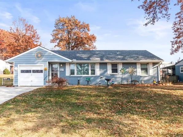 6507 N McGee St, Gladstone, MO 64118