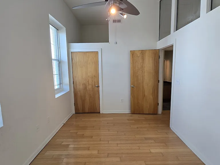 917 W Marshall St #202 — Photo 11