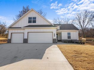 1205 Bunker Dr, Pea Ridge, AR 72751