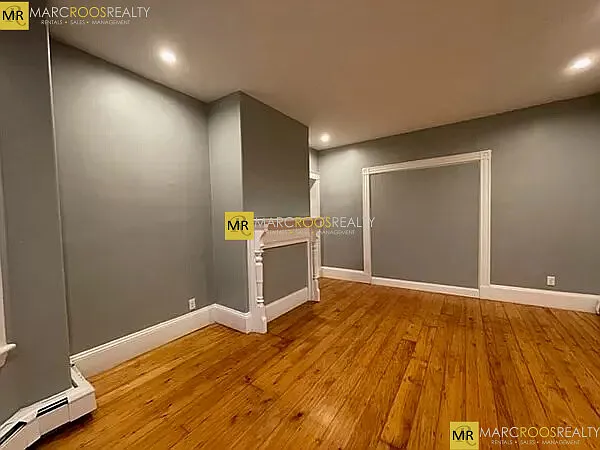 4 bed, 9999 sqft, $6,000 — Photo 3