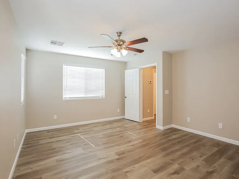 8300 Wildwood Glen Dr — Photo 10