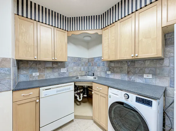 2404 Longview St APT 101, Austin, TX 78705