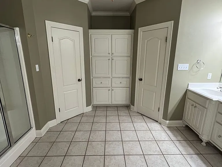 10513 Plum Creek Dr — Photo 7