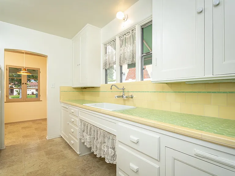 908 Burchett St — Photo 19