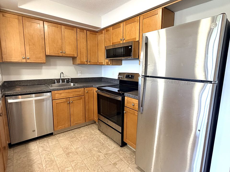 1st image of 1025 Hancock St #10
