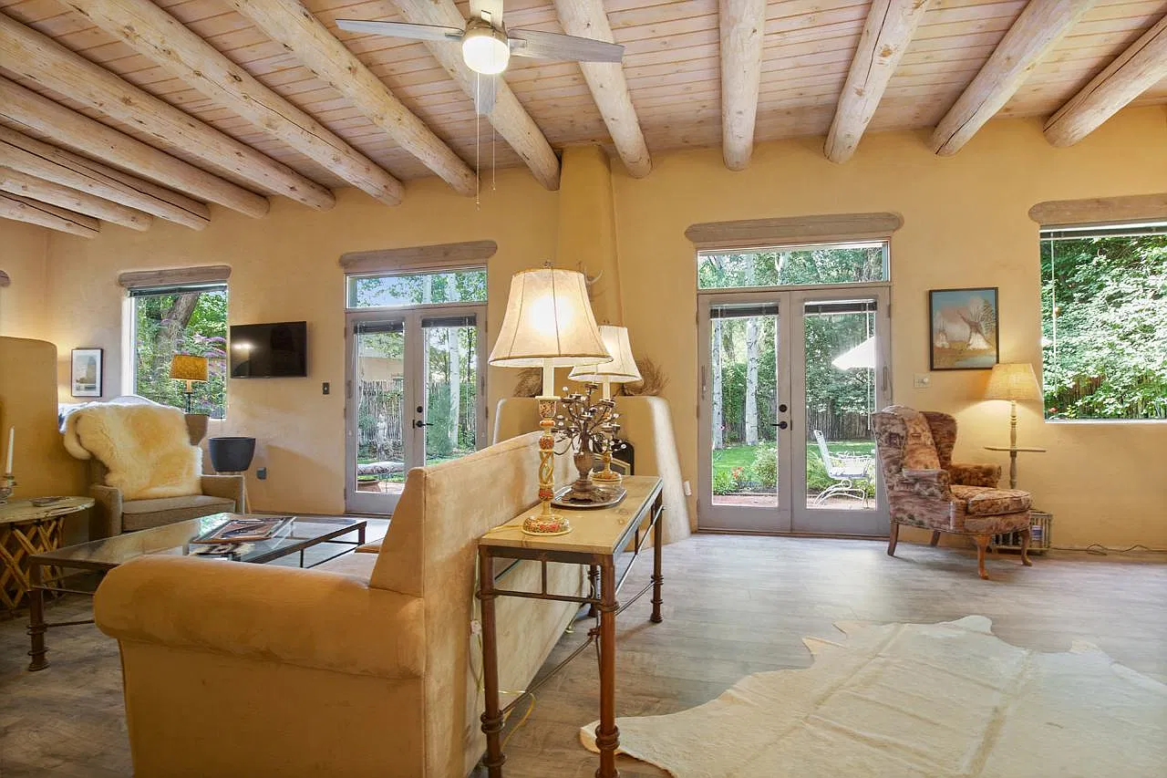 1 bed, 934 sqft, $2,200 — Photo 3