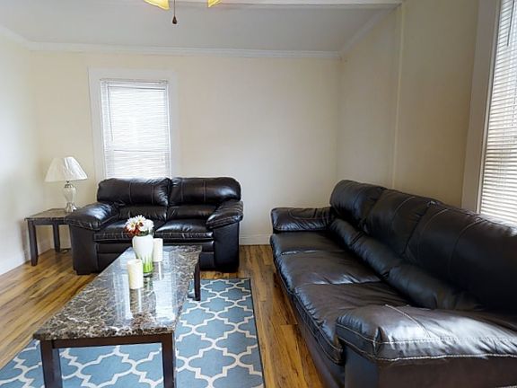 4th image of 229 Ashworth Pl #2