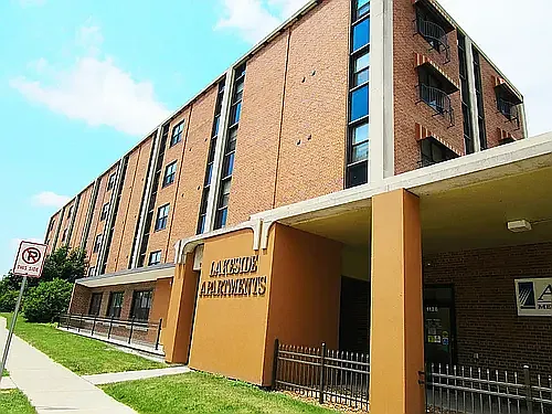 Lakeside Apartments