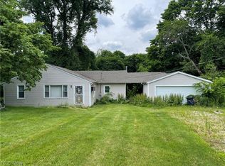 876 Springdale Dr, Akron, OH 44310