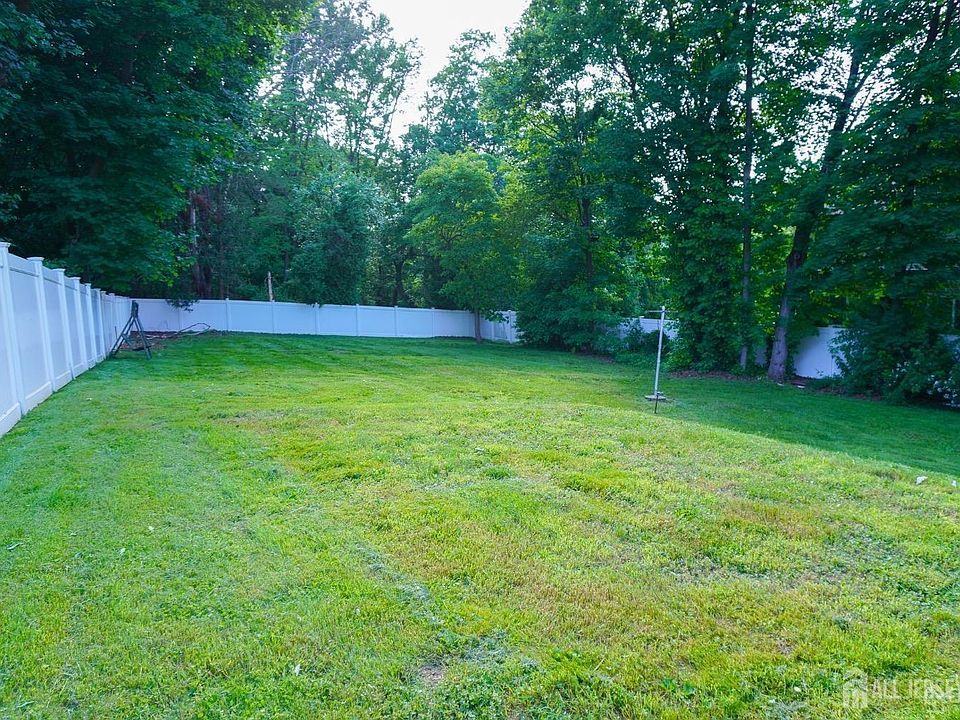 2nd image of 140 Harding Ave