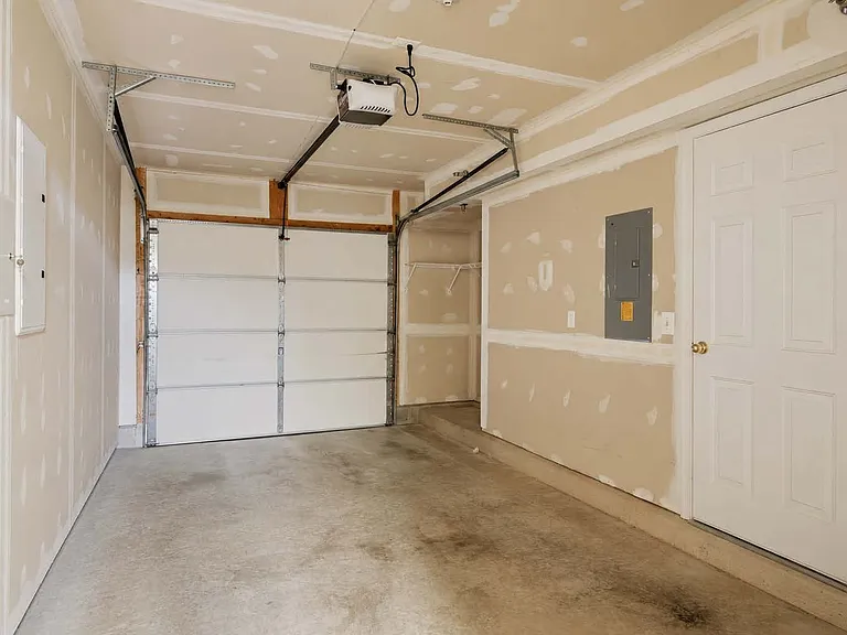 4473 Beacon Grove Cir #B — Photo 37