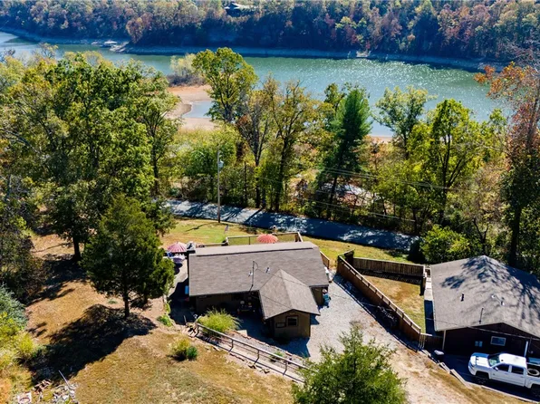 10208 Summit Dr, Rogers, AR 72758