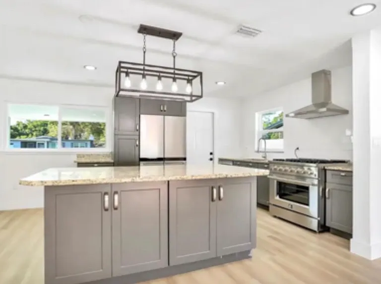 1800 Augustine Dr — Photo 28