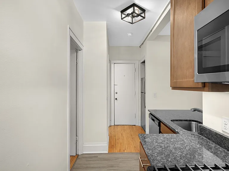 2875 Irving — Photo 18