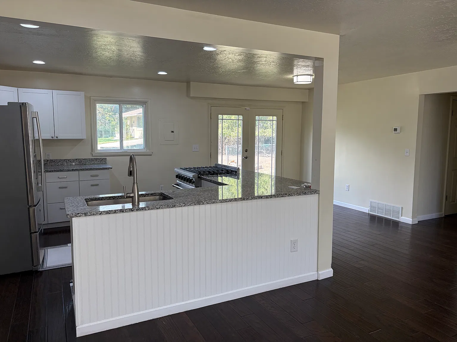 5 bed, 2600 sqft, $2,800 — Photo 3