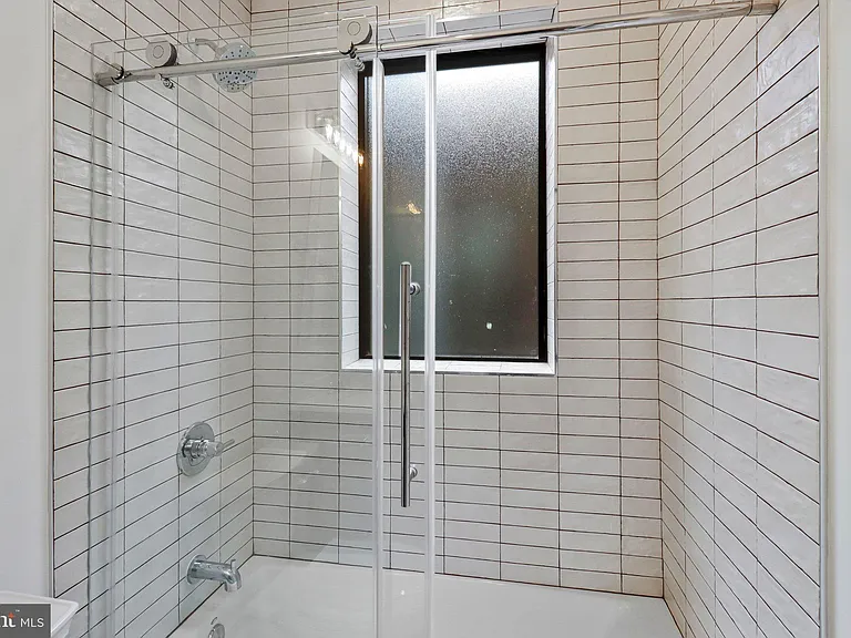 29 N St NW #2 — Photo 23