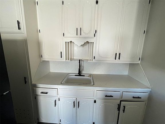 5th image of 1337 E Margaret St