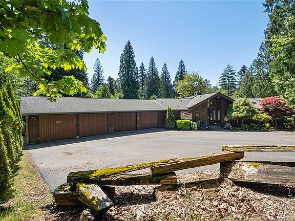 Fantastic large 1 level home with daylight basement.