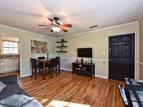 3rd image of 501 Wakefield Dr
