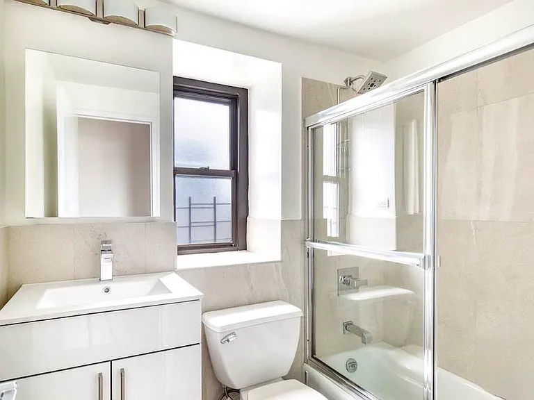 279 E 44th St #7K — Photo 6