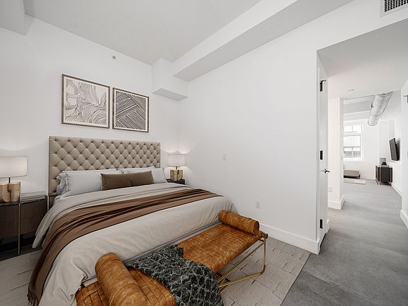 5th image of 339 W 38th St #6A