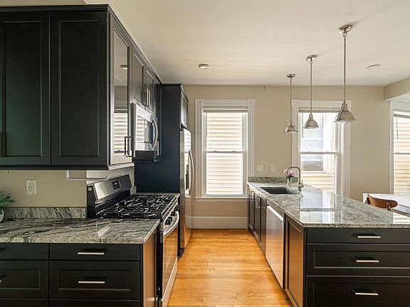 5th image of 125 Princeton St #1