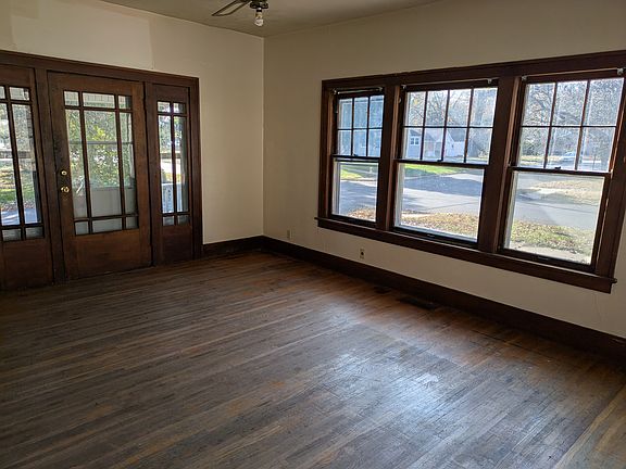 2nd image of 1923 S Elm St