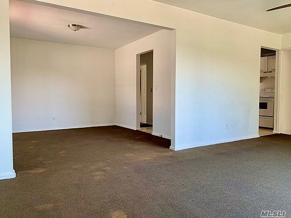 2nd image of 4 Woodlawn Ave #2