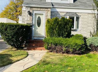115-100 233rd St, Cambria Heights, NY 11411