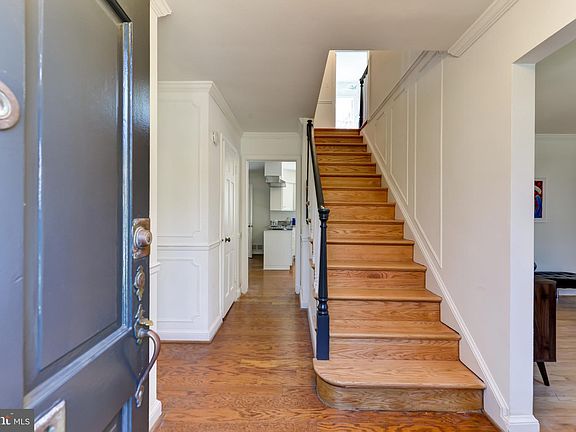 3rd image of 3538 Woodbine St