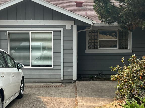 Driveway, front of house