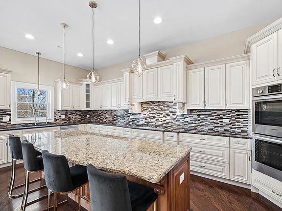 5th image of 940 Freeman Rd