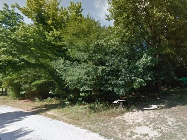 7 Shipping Ln W, Walkerton, IN 46574