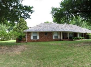 2425 Robin Rd, Ponca City, OK 74604