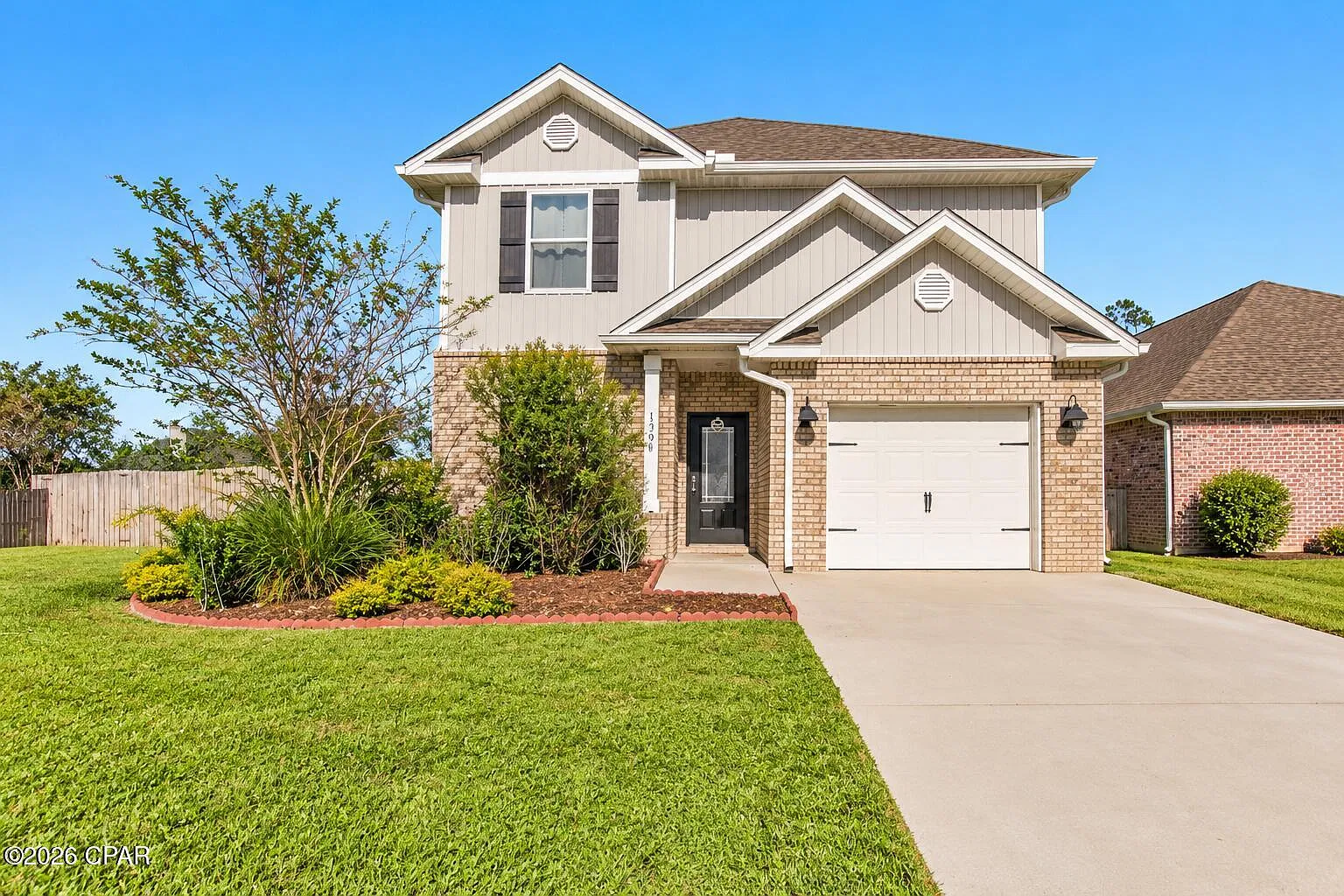4 bed, 3.5 bath, 2337 sqft, $2,700 — Photo 1