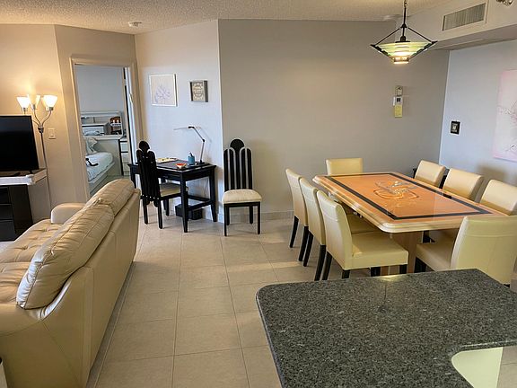 5th image of 3530 Mystic Pointe Dr APT Lph08