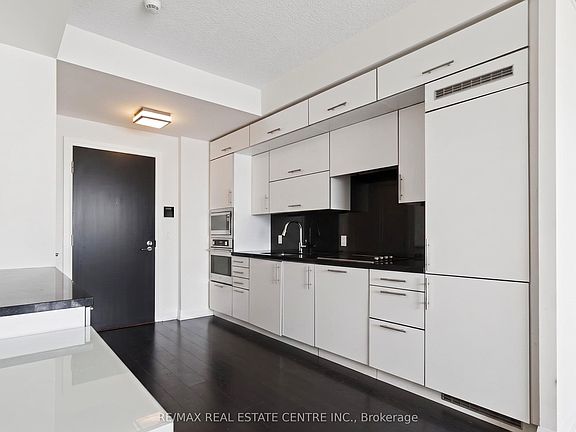 5th image of 5 Sheppard Ave E #4122