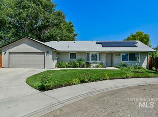 914 Sapphire Ct, Nampa, ID 83686