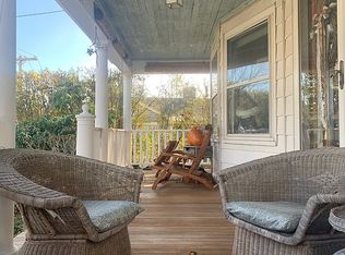 6 Thaxter St, Hingham, MA 02043
